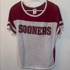 PINK Victoria's Secret Red and White Sooners Tee 
🎉DISCOUNTED SHIPPING!🥳